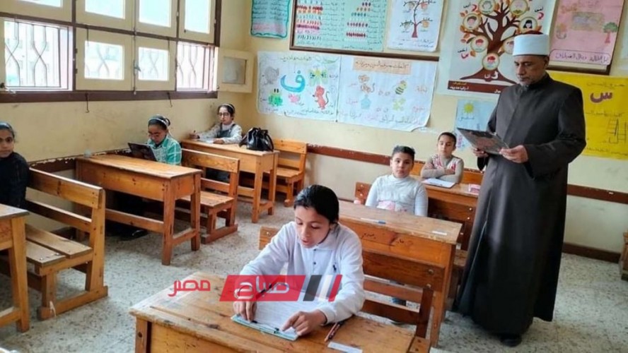 الهدوء والنظام يسودان لجان امتحانات النقل الإبتدائية والإعدادية بدمياط الأزهرية