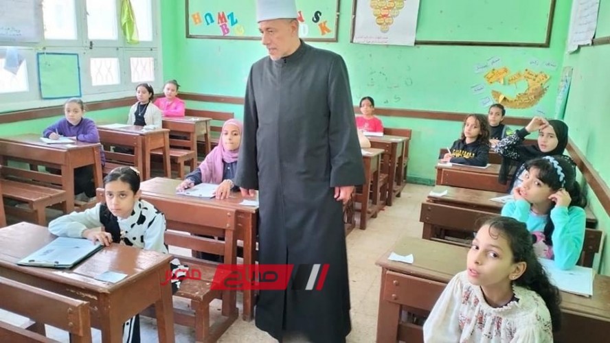 رئيس منطقة دمياط الأزهرية يتفقد سير امتحانات الابتدائية للفصل الثاني 2023