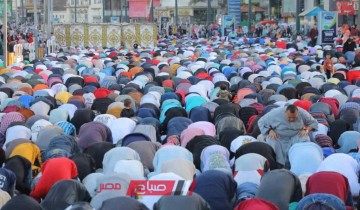 الآلاف يؤدون صلاة العيد بساحات ومساجد دمياط والبلالين تملأ الشوارع