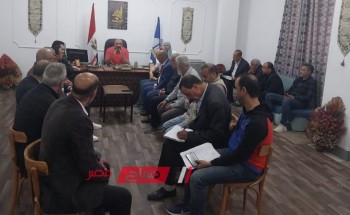 رئيس مدينة كفر البطيخ بدمياط يعقد اجتماع مع المجتمع المدنى لمناقشة الخطة الاستثمارية