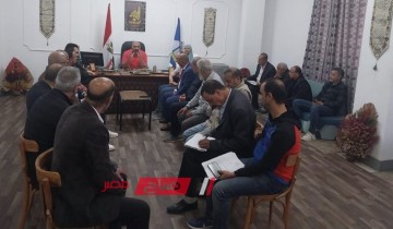 رئيس مدينة كفر البطيخ بدمياط يعقد اجتماع مع المجتمع المدنى لمناقشة الخطة الاستثمارية