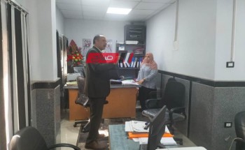 رئيس محلية كفر سعد بدمياط يتفقد المركز التكنولوجي لخدمة المواطنين للاطمئنان على انتظام العمل