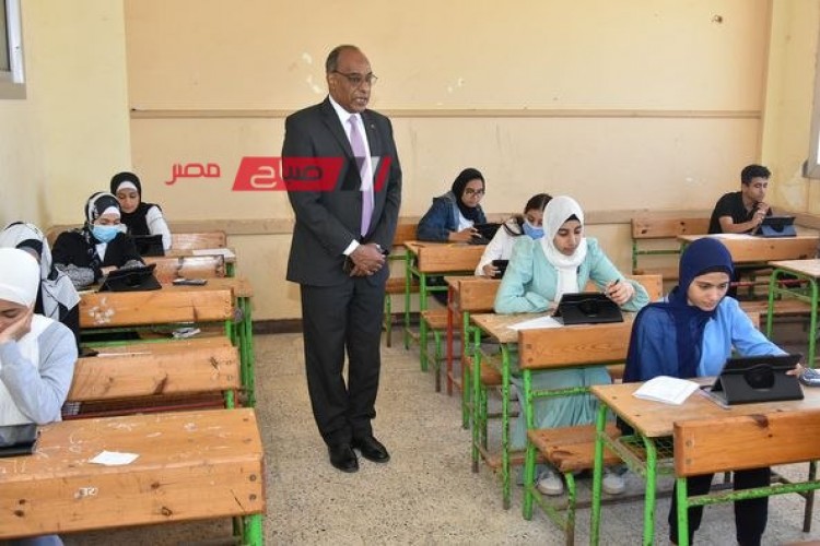وزير التعليم: منع دخول المراقبين لجان امتحانات الثانوية العامة 2023 بـ”المحمول”