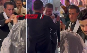 أحمد شيبة يبكي متأثرا في حفل زفاف نجله