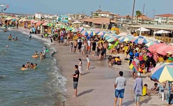 اقبال متزايد على شواطئ مدينة رأس البر أول ايام عيد الاضحى 2023