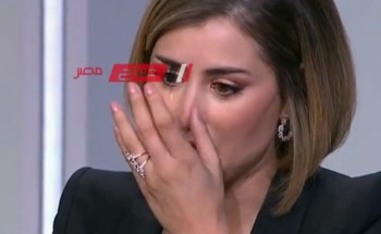 عائشة بن أحمد تنهار على الهواء بعد تذكر وفاة والدها