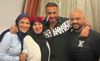 تامر حسني يحتفل بعيد ميلاده مع عائلته