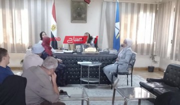 رئيس مدينة فارسكور بدمياط يستقبل عدد من المواطنين في اللقاء الأسبوعي