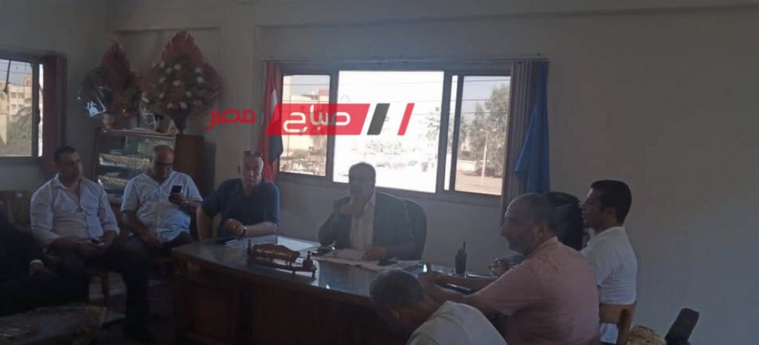 رئيس محلية كفر سعد بدمياط يترأس اجتماع المجلس التنفيذي للتعاون بين الإدارات الخدمية