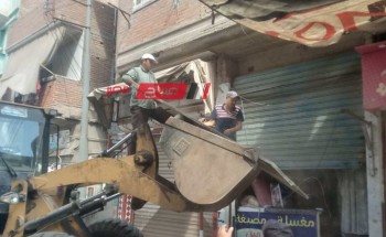 شن حملة مكبرة لإزالة الإعلانات واليفط العشوائيه الغير مرخصه في فارسكور بدمياط