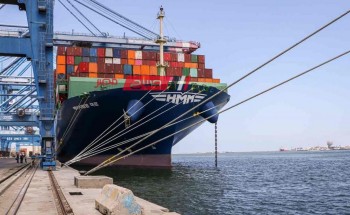 بالصور ميناء دمياط يستقبل خدمة جديدة للخط الملاحي  HMM