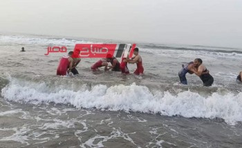 انطلاق فعاليات تدريب المصارعة داخل مياه بحر شاطئ دمياط الجديدة
