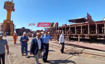 رئيس هيئة ميناء دمياط يجرى زيارة للشركة المصرية لإصلاح وبناء السفن