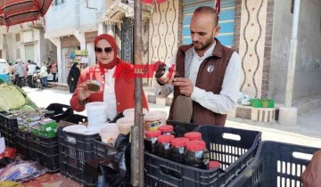 حملات رقابية لمتابعه الأسواق والمحلات التجارية بمدينة الروضة بدمياط