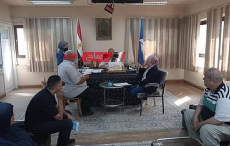 رئيس مدينة فارسكور بدمياط يستقبل المواطنين باللقاء الدوري الأسبوعي