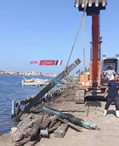 ايقاف حالة تعدي لمرسي على نهر النيل بقرية الشيخ ضرغام بدمياط