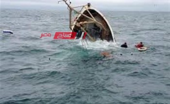 بسبب ارتفاع موج البحر تحطم قارب صيد صغير في الإسكندرية