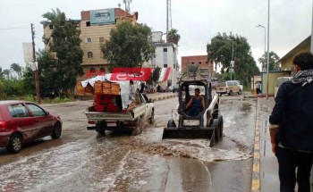 جهود مكثفة في دمياط لكسح تجمعات مياه الأمطار