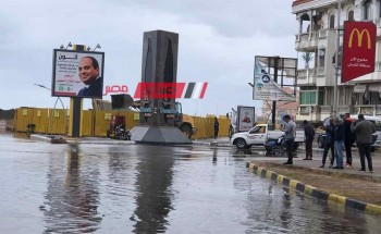 جهود مكثفة في رأس البر لكسح وازالة مياه الامطار من الشوارع