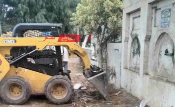 محلية دمياط تستجيب لمطالب المواطنين وتشن حملة مكبرة لتنظيف منطقة مقابر الخياطة