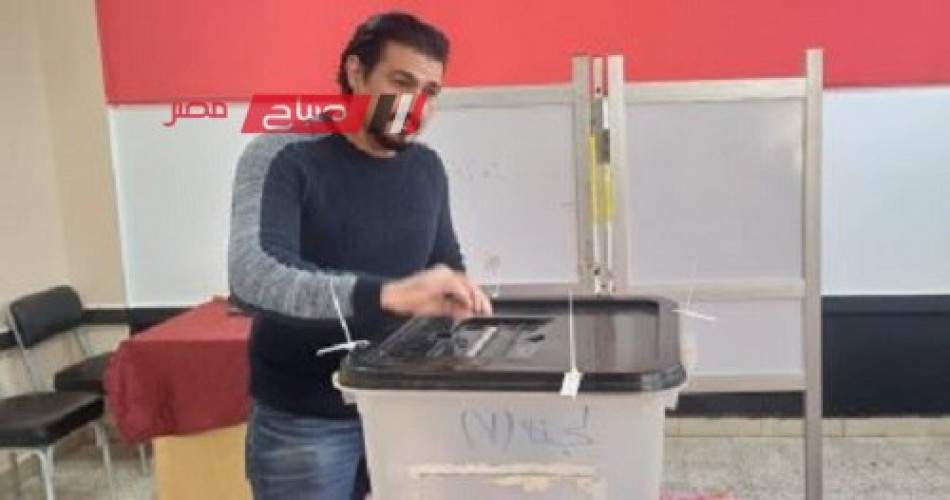 ياسر جلال يدلي بصوته في اليوم الثاني من الانتخابات الرئاسية