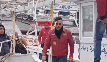 محمد أمام يواصل تصوير لقطات من مسلسل كوبرا على متن مركب في رأس البر