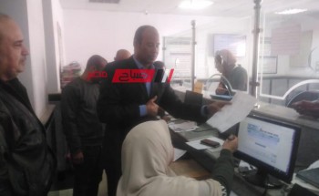 رئيس محلية كفر البطيخ بدمياط يتابع سير العمل داخل المركز التكنولوجى لخدمة المواطنين