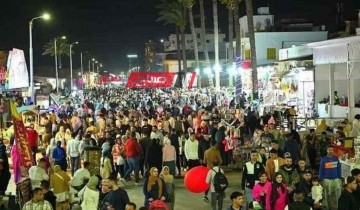 اقبال كبير على شارع النيل برأس البر في اخر ايام عطلة العيد