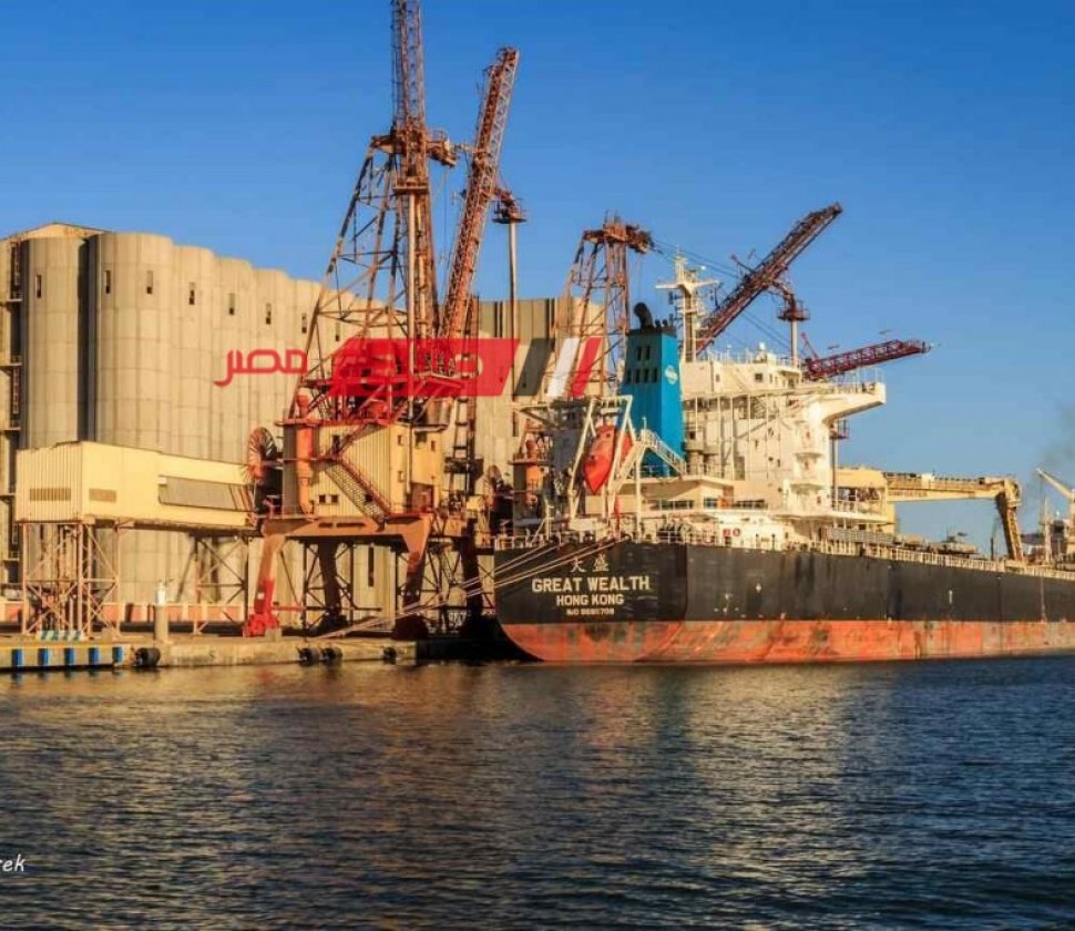 تصدير 3552 طن رمل و 666 طن كلينكر عبر ميناء دمياط خلال 24 ساعة