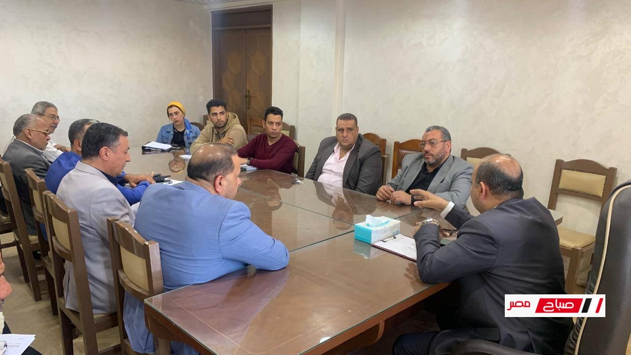 اجتماع لبحث مشكلة محطة الصرف الصحي بقرية ميت الخولي عبد الله – مركز الزرقا