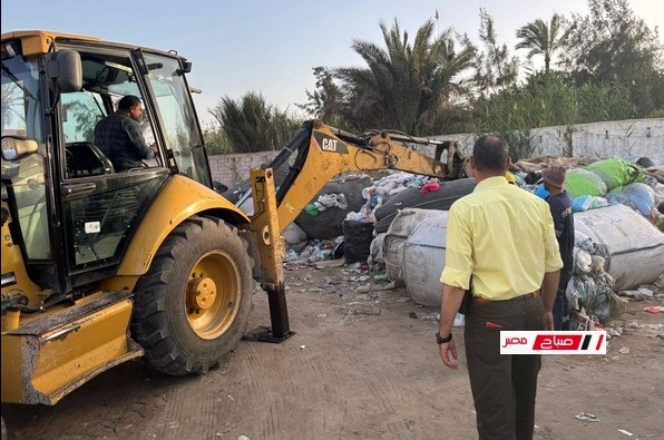 حملة مكبرة لرفع الاشغالات فى عدد من المناطق بمدينة دمياط
