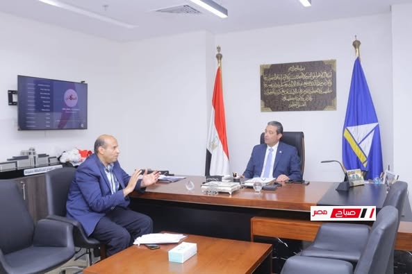 محافظ دمياط يلتقى مع مدير مديرية الطب البيطري الجديد لمناقشة ملفات العمل بهذا القطاع