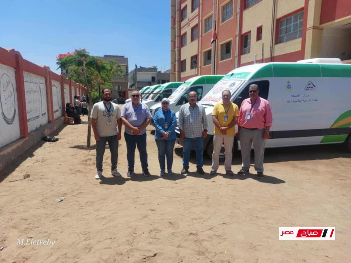 فحص 1112 مواطن بالمجان في قافلة طبية بعزبة جابر بدمياط