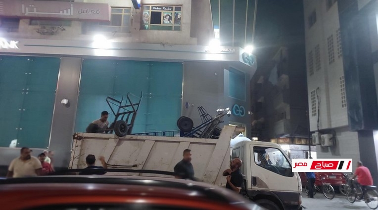 الوحدة المحلية بدمياط تُنفذ حملة مكبرة لرفع الاشغالات بعدد من الشوارع بالمدينة