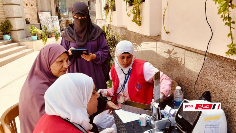 استمرار عمل فرق المبادرات الصحة العامة المتنقلة لتقديم خدمات الفحص والتوعية بجوار المساجد والمتنزهات بدمياط
