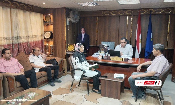 عمارة يترأس اجتماعًا عبر الفيديو كونفرانس.. استعدادات مكثفة لامتحانات الدور الثاني وتأهب للعام الدراسي الجديد بدمياط